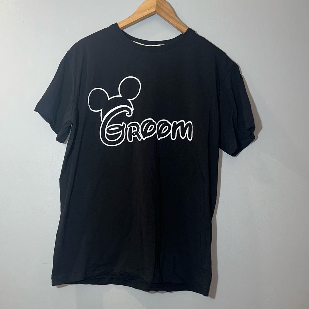 Men’s Large Disney Mickey ears Groom t shirt